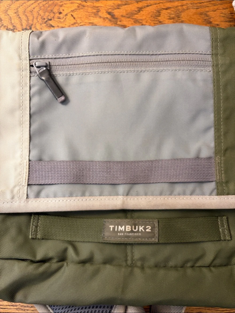 Timbuk2 compact messenger